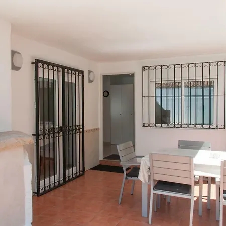 Marysol Sleeps 6
