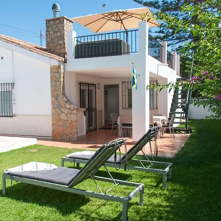 Marysol Sleeps 6 Holiday home Fuengirola