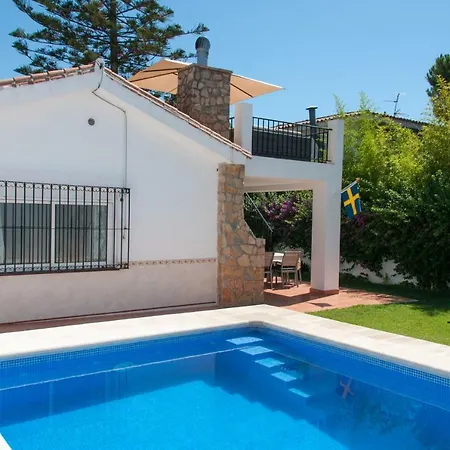Marysol Sleeps 6 Fuengirola